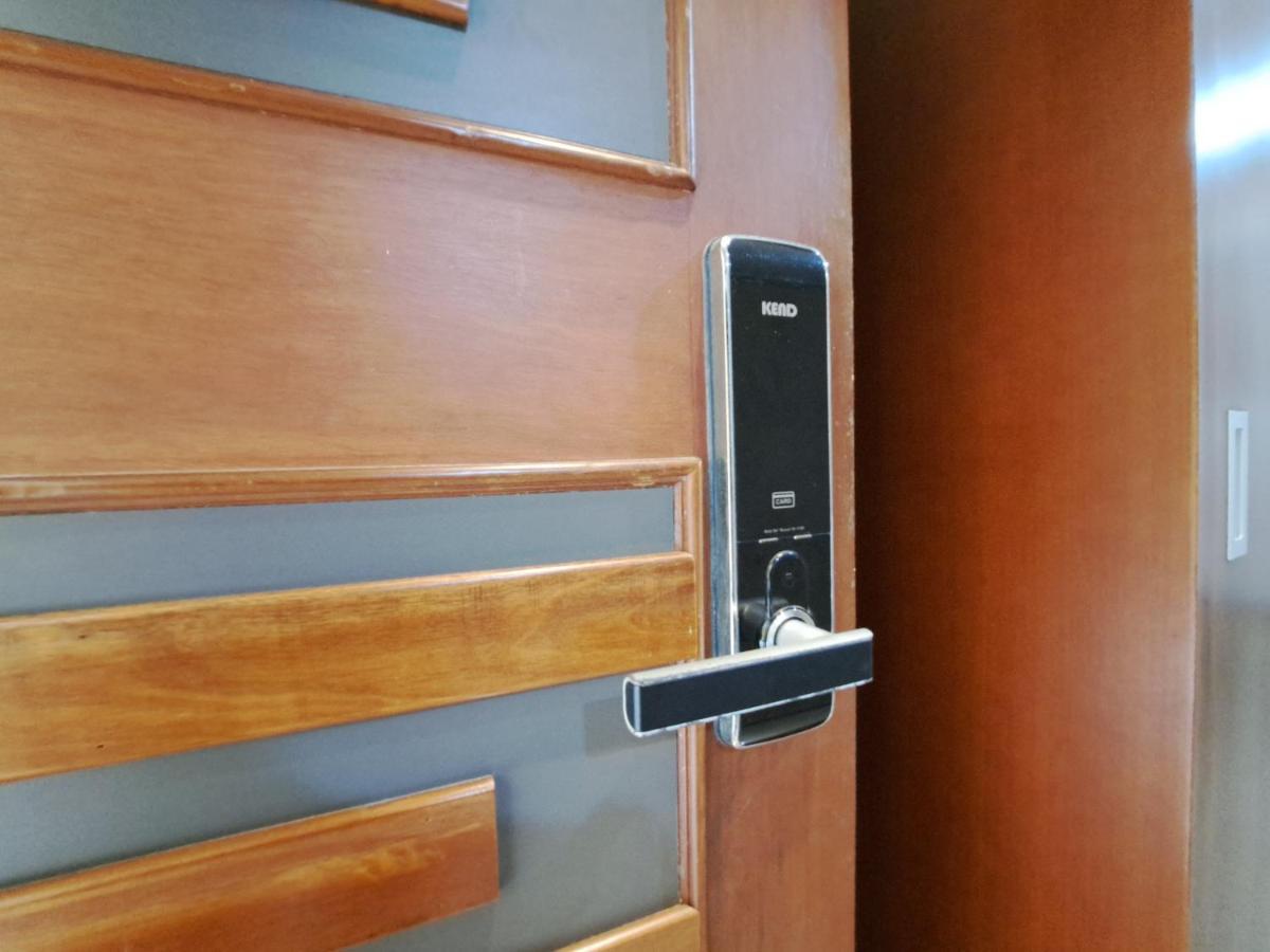 Dewi Uma House Hotel Денпасар Екстериор снимка
