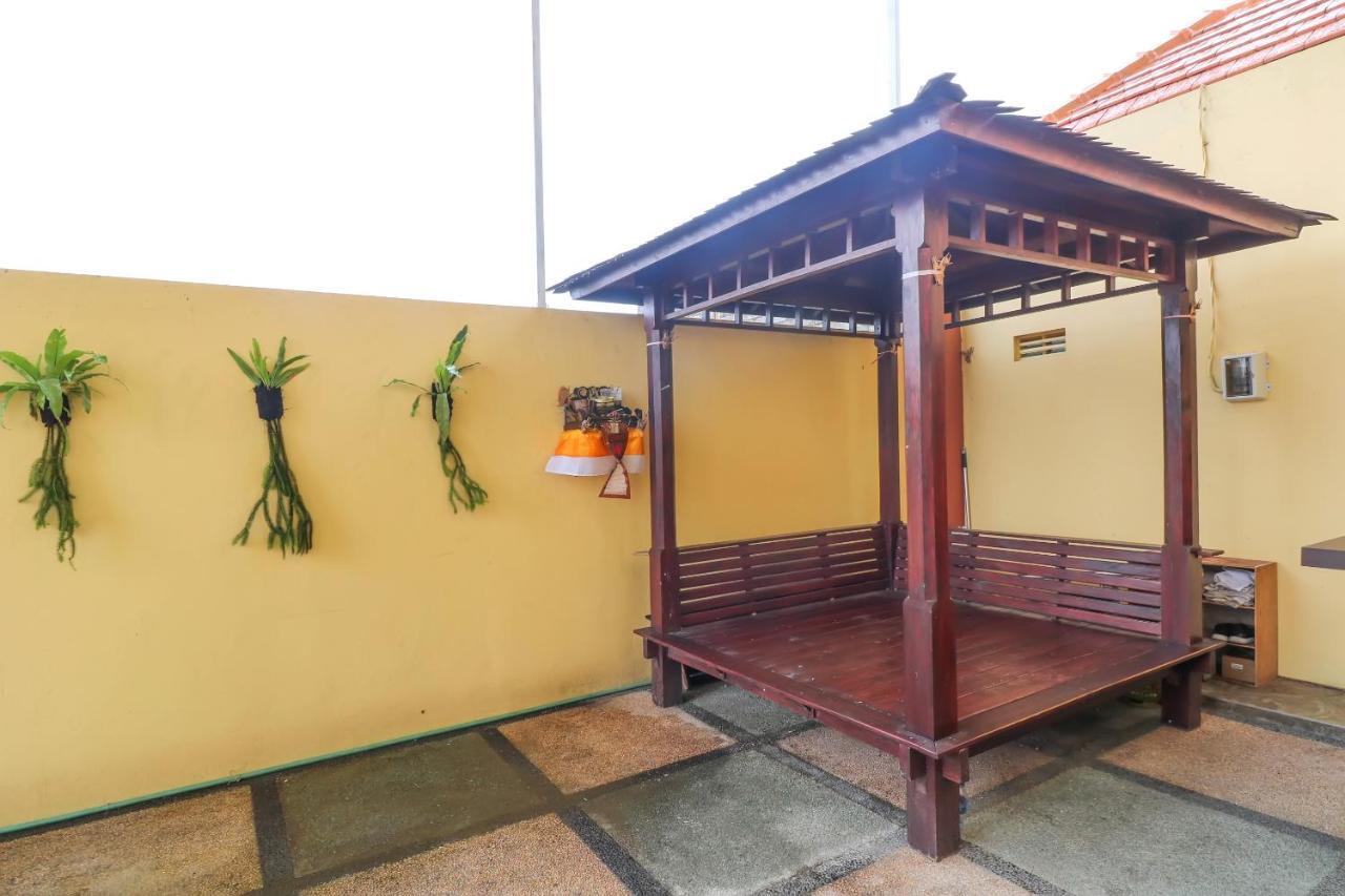Dewi Uma House Hotel Денпасар Екстериор снимка